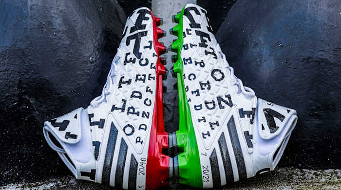 von-miller-vision-cleats-2016.jpg